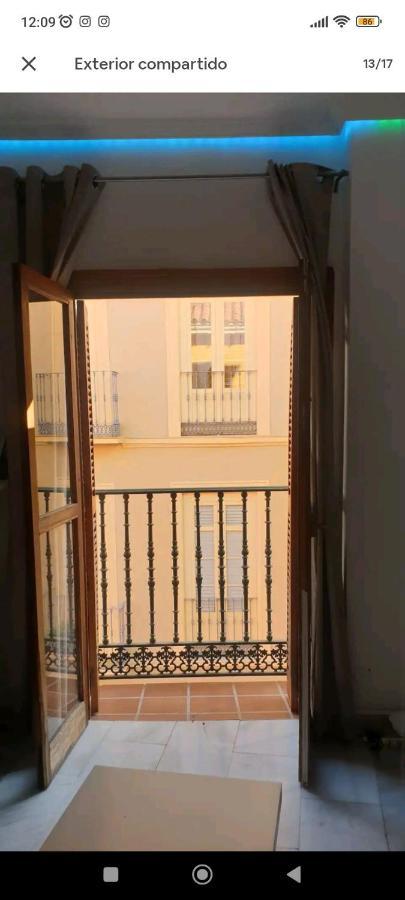 Habitacion Privada, Apartamento Centro Malaga Cerca De La Playa Bagian luar foto