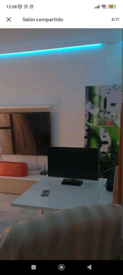 Habitacion Privada, Apartamento Centro Malaga Cerca De La Playa Bagian luar foto